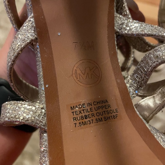 Gently used Michael Kors silver pumps size 7.5 - Picture 4 of 7